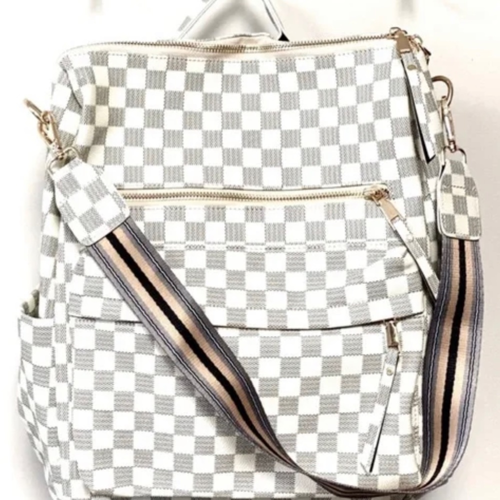 White checkered Cambden backpack/tote 🔥